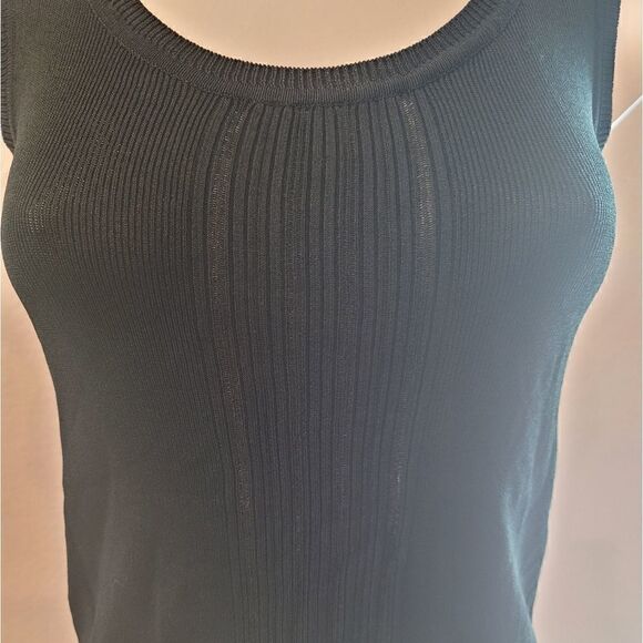 FINITY Tank Top In Large - Picture 5 of 5